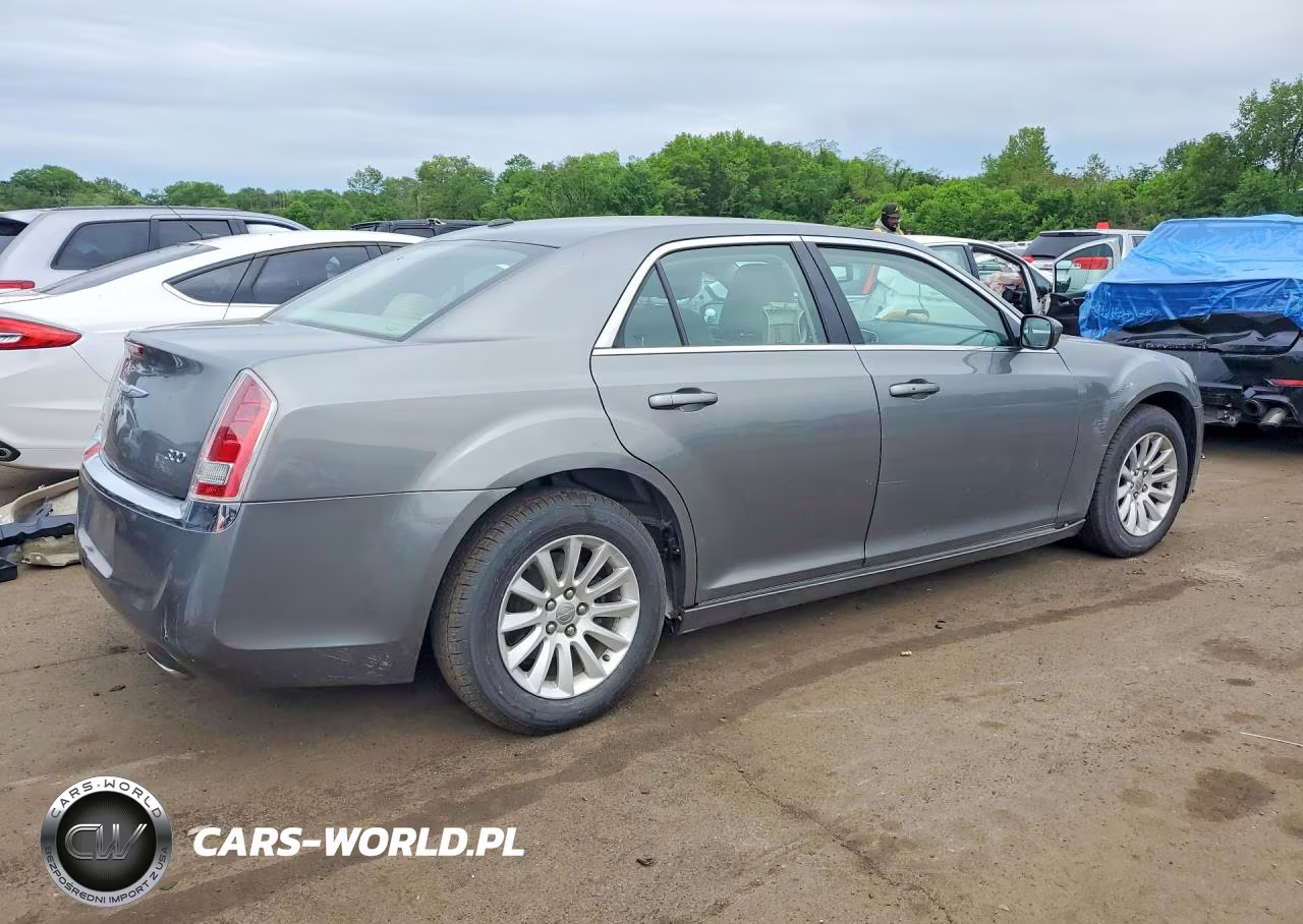 2012 Chrysler 300 VIN:2C3CCAAG9CH138419 - 3