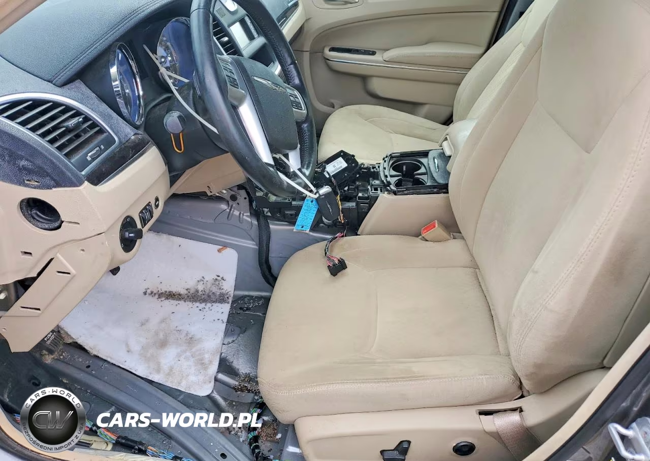 2012 Chrysler 300 VIN:2C3CCAAG9CH138419 - 7