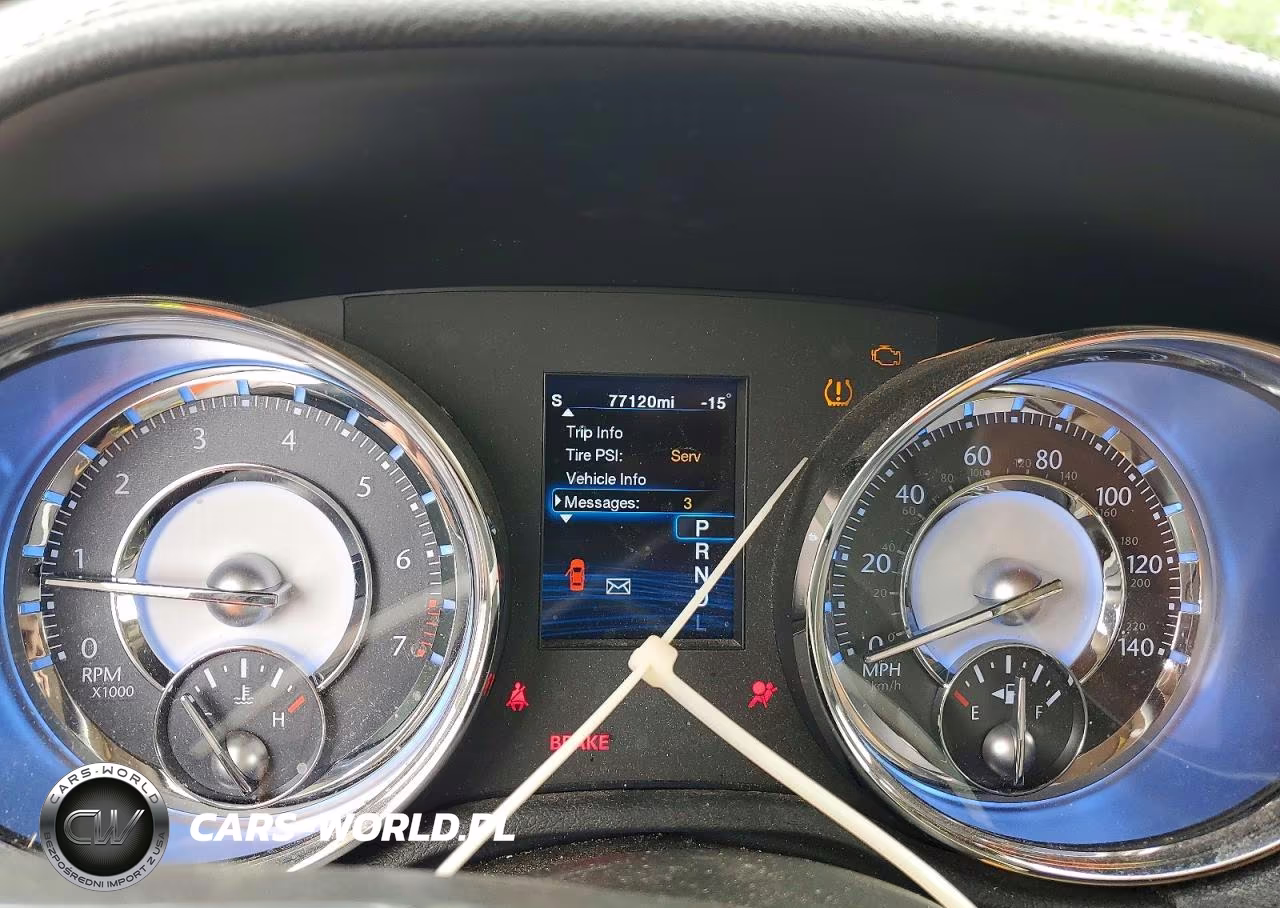 2012 Chrysler 300 VIN:2C3CCAAG9CH138419 - 9