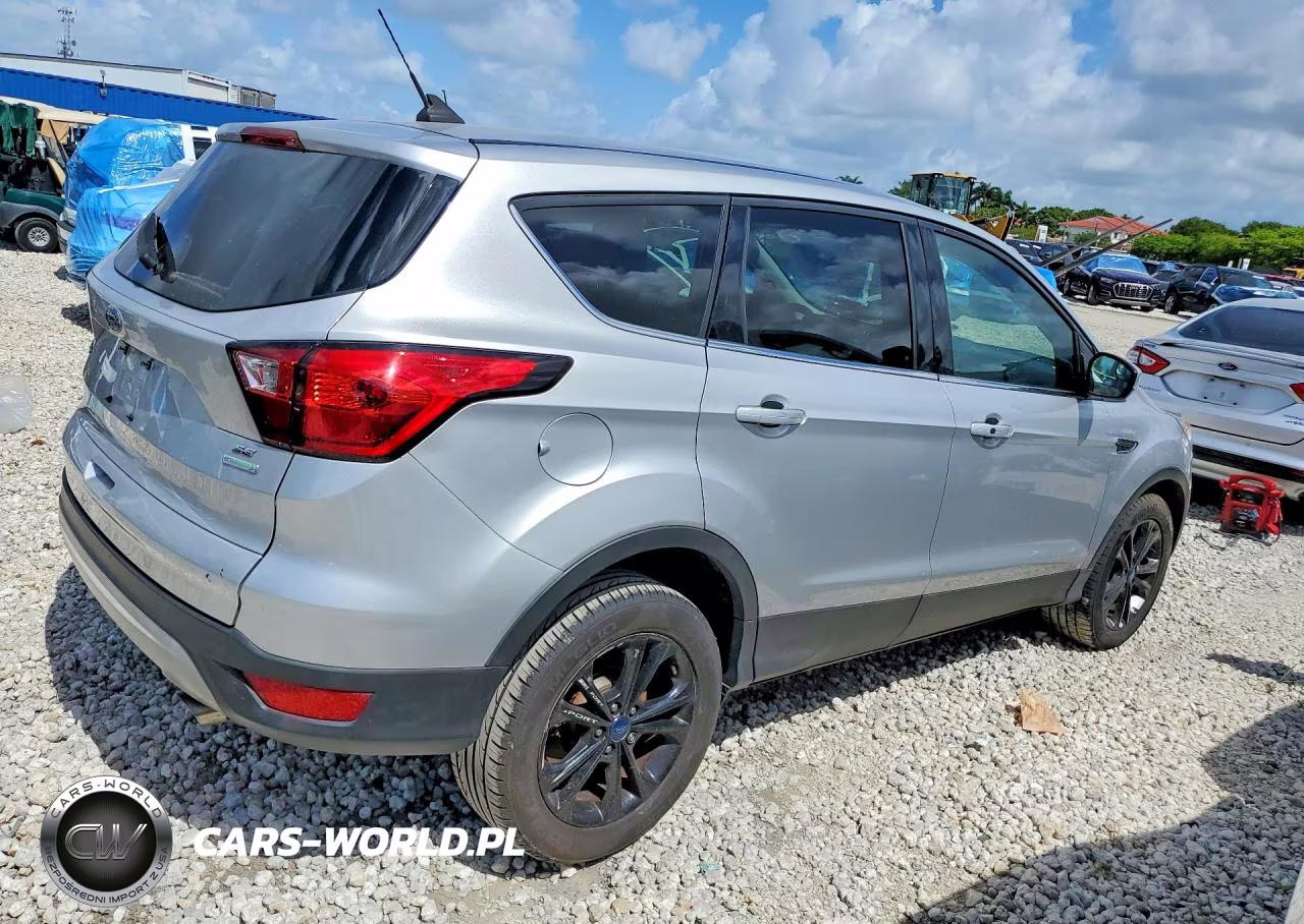 2019 Ford Escape Se VIN:1FMCU0GD6KUC35472 - 3