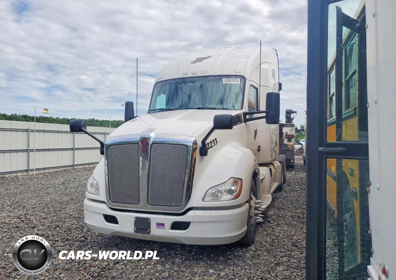 2018 Kenworth T680 Semi Truck VIN:1XKYD49X0JJ131525 - 2