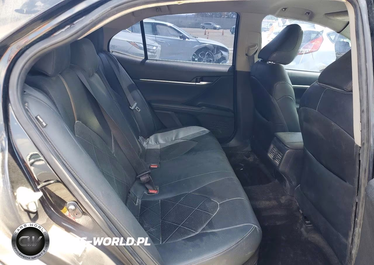 2019 Toyota Camry Hybrid Xle VIN:4T1B21HK7KU516393 - 10