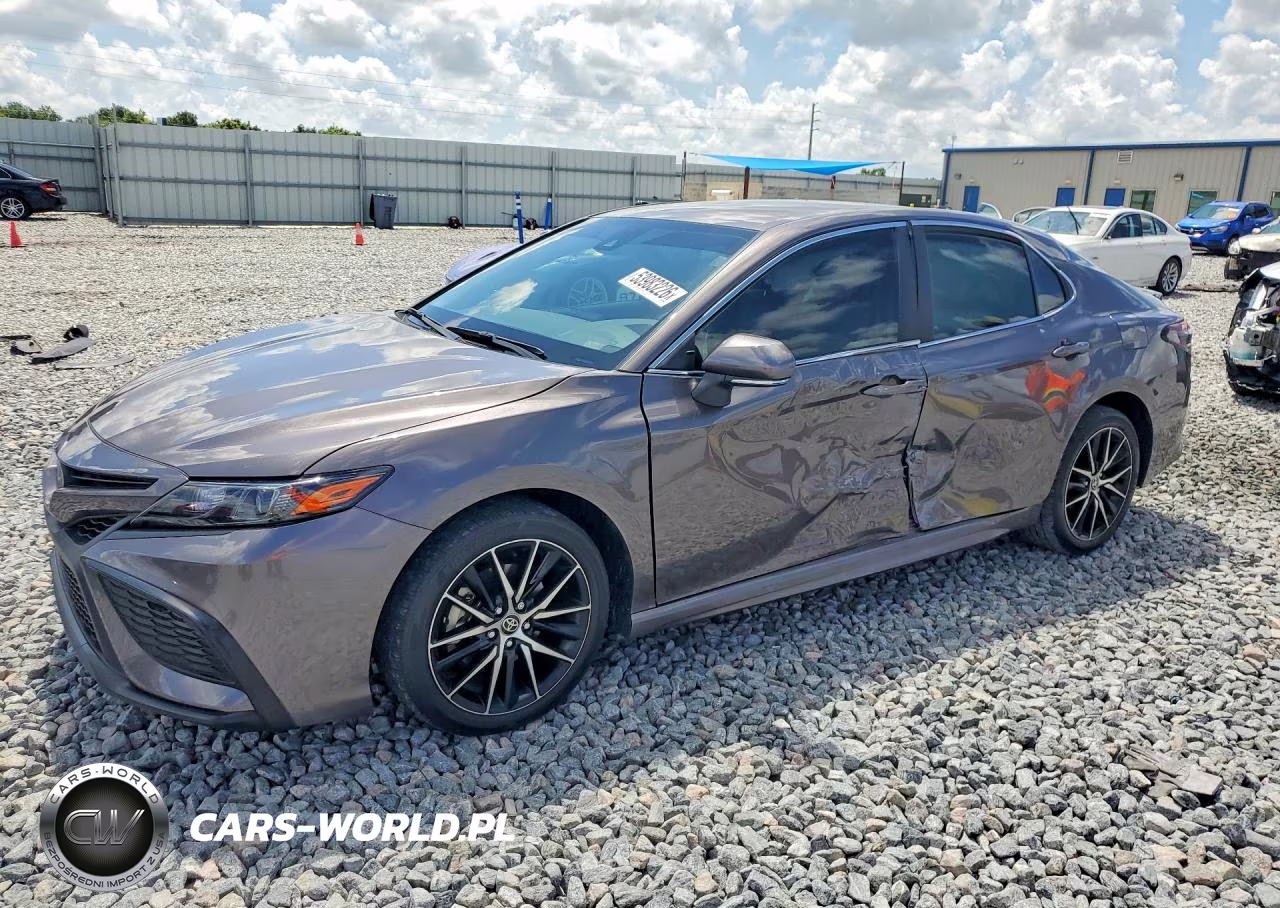 2024 Toyota Camry Se – zdjęcie 1 z 12