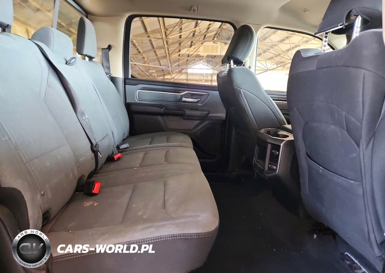 2019 Ram 1500 Big Horn VIN:1C6RREFT0KN543695 - 10