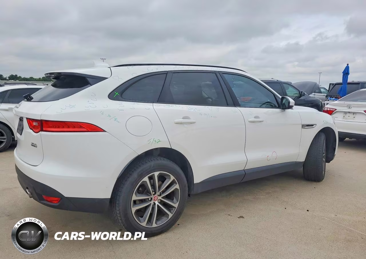 2018 Jaguar F-Pace Premium VIN:SADCJ2EV5JA243619 - 3