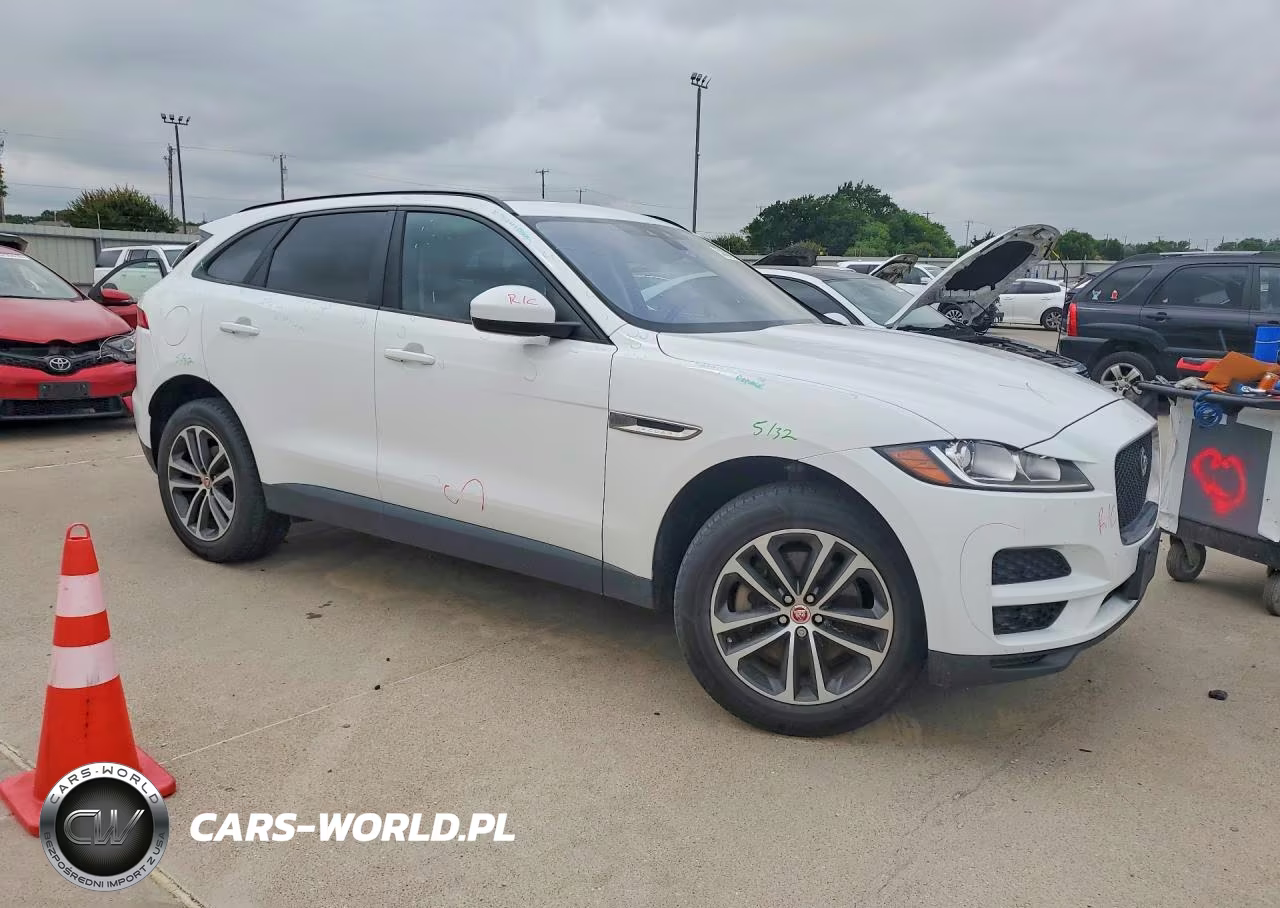 2018 Jaguar F-Pace Premium VIN:SADCJ2EV5JA243619 - 4