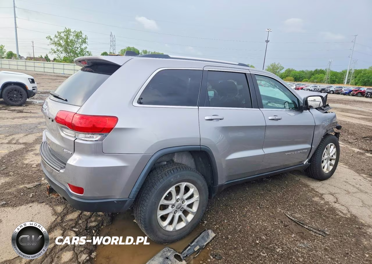 2015 Jeep Grand Cherokee Laredo VIN:1C4RJFAG2FC943856 - 3