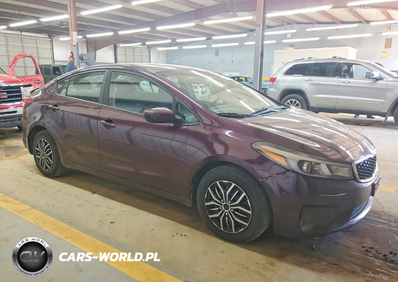 2018 Kia Forte Lx VIN:3KPFK4A76JE270432 - 4