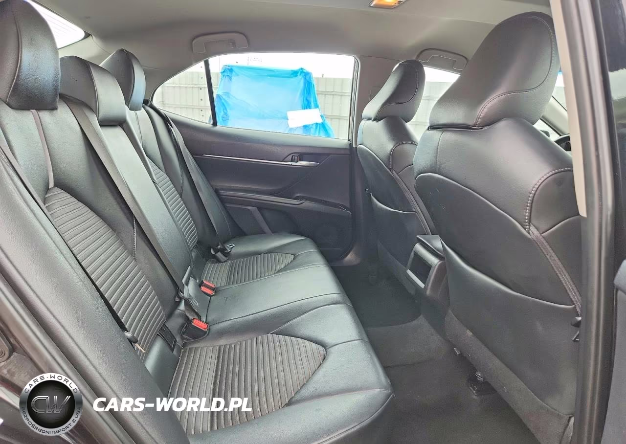 2018 Toyota Camry Se VIN:4T1B11HK2JU620579 - 10