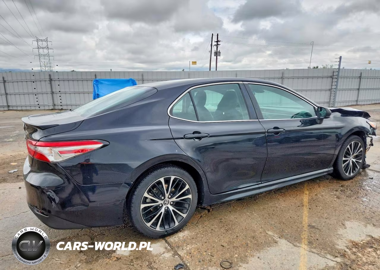 2018 Toyota Camry Se VIN:4T1B11HK2JU620579 - 3