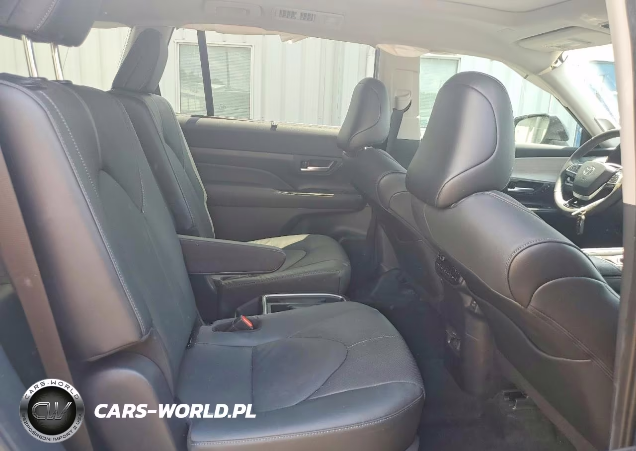 2024 Toyota Grand Highlander Platinum VIN:5TDAAAB57RS038769 - 11