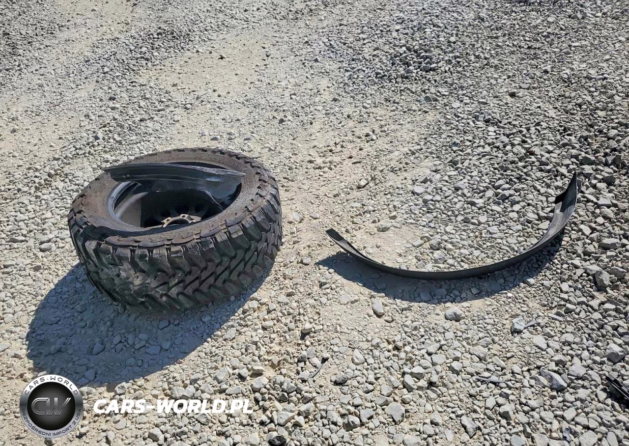 2022 Ford Bronco Base VIN:1FMEE5DP9NLB07366 - 13