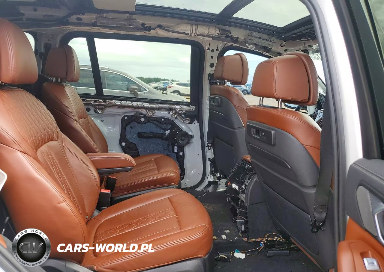 2020 BMW X7 xDrive40I VIN:5UXCW2C06L9B99267 - 10