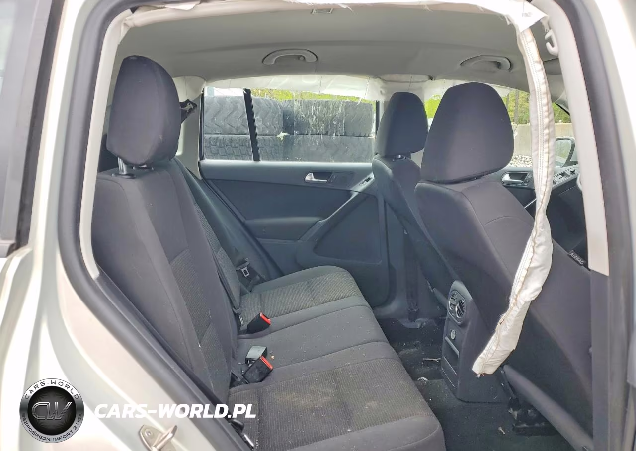 2015 Volkswagen Tiguan S VIN:WVGAV7AX0FW594505 - 11