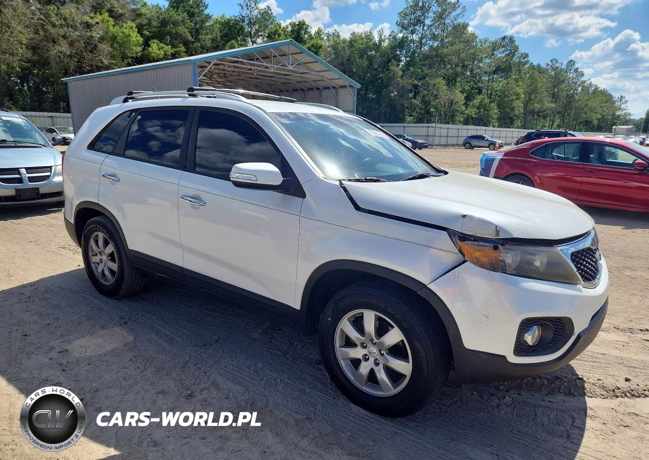 2012 Kia Sorento Lx VIN:5XYKT4A69CG257831 - 4