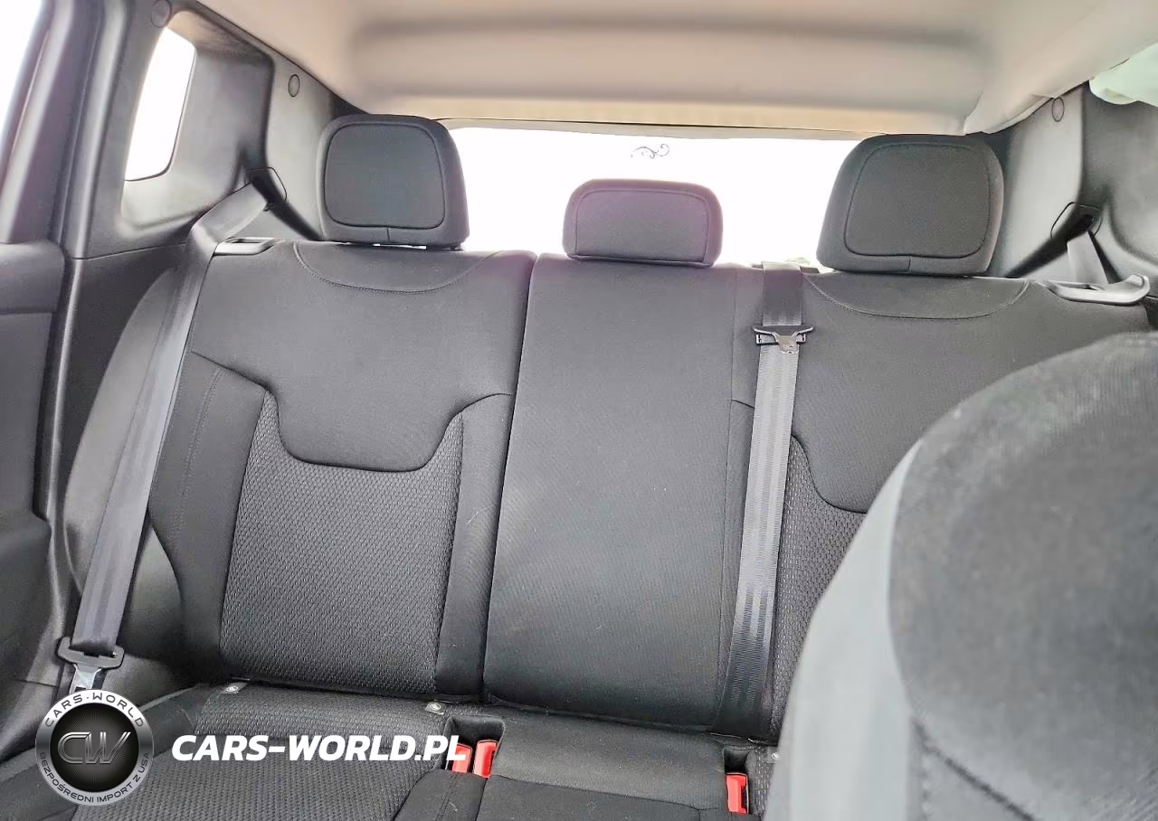 2020 Jeep Renegade Latitude VIN:ZACNJBBB8LPL25844 - 10