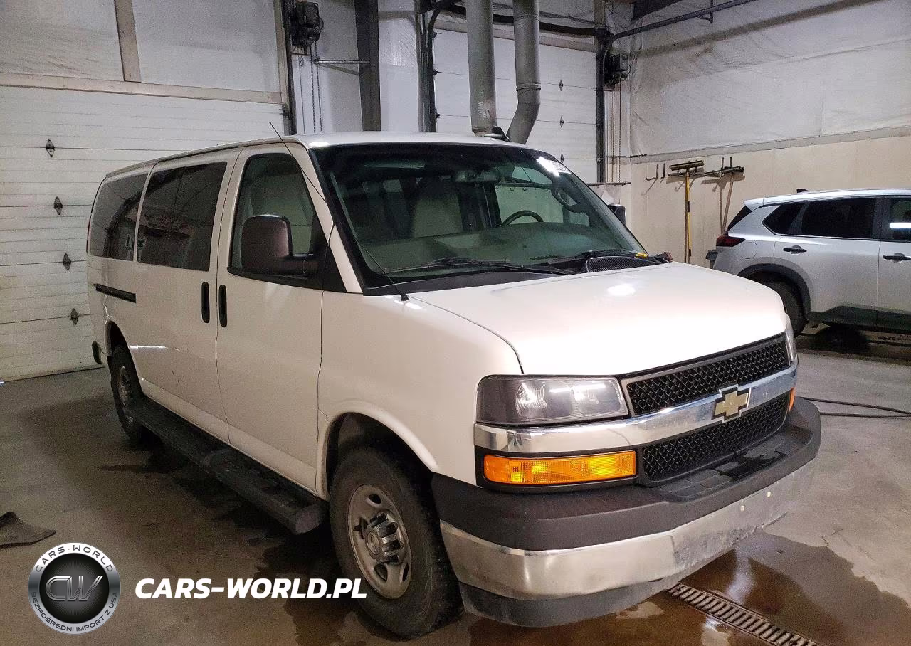 2017 Chevrolet Express G3500 Lt VIN:1GAZGMFG1H1251901 - 4
