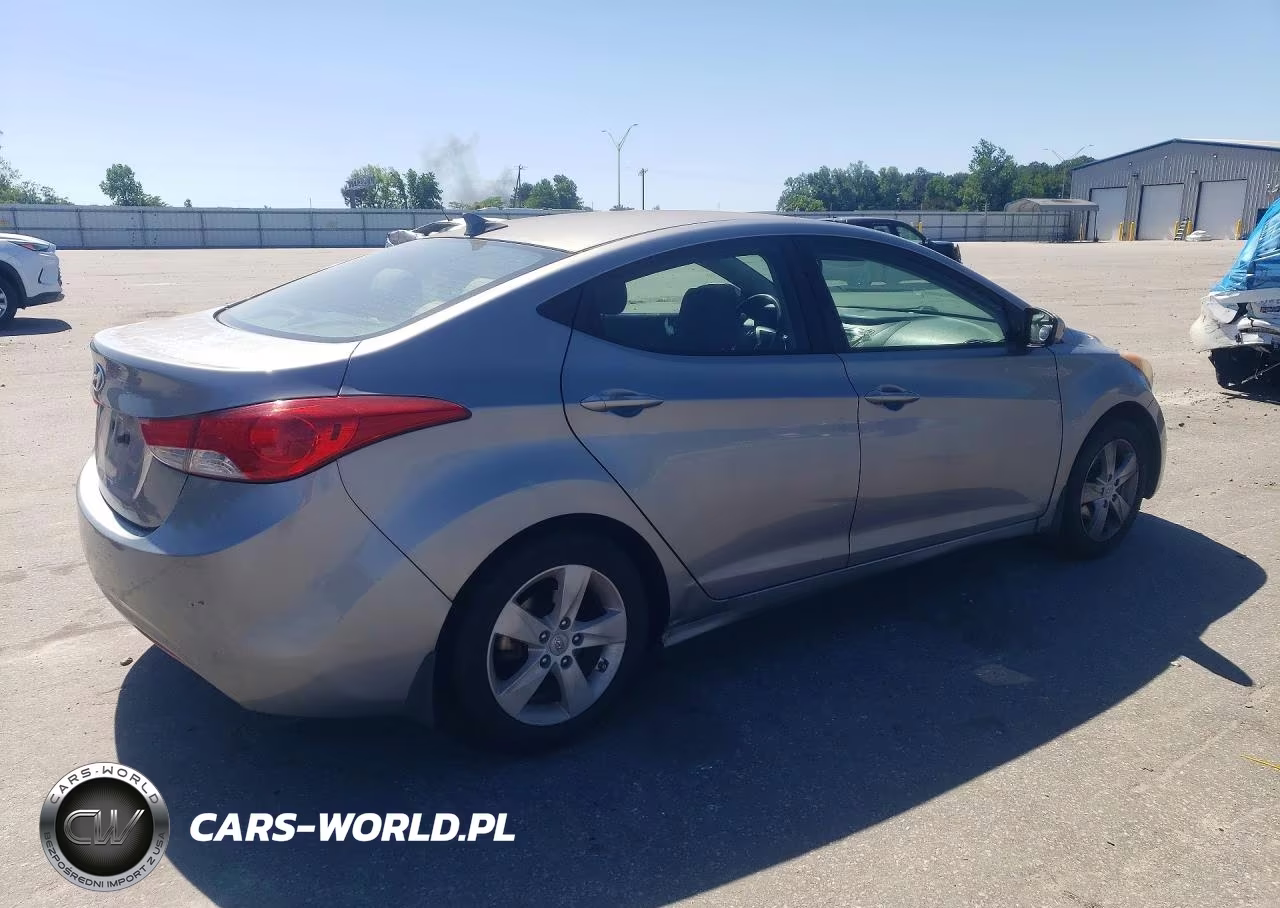 2013 Hyundai Elantra Gls VIN:KMHDH4AE7DU557316 - 3