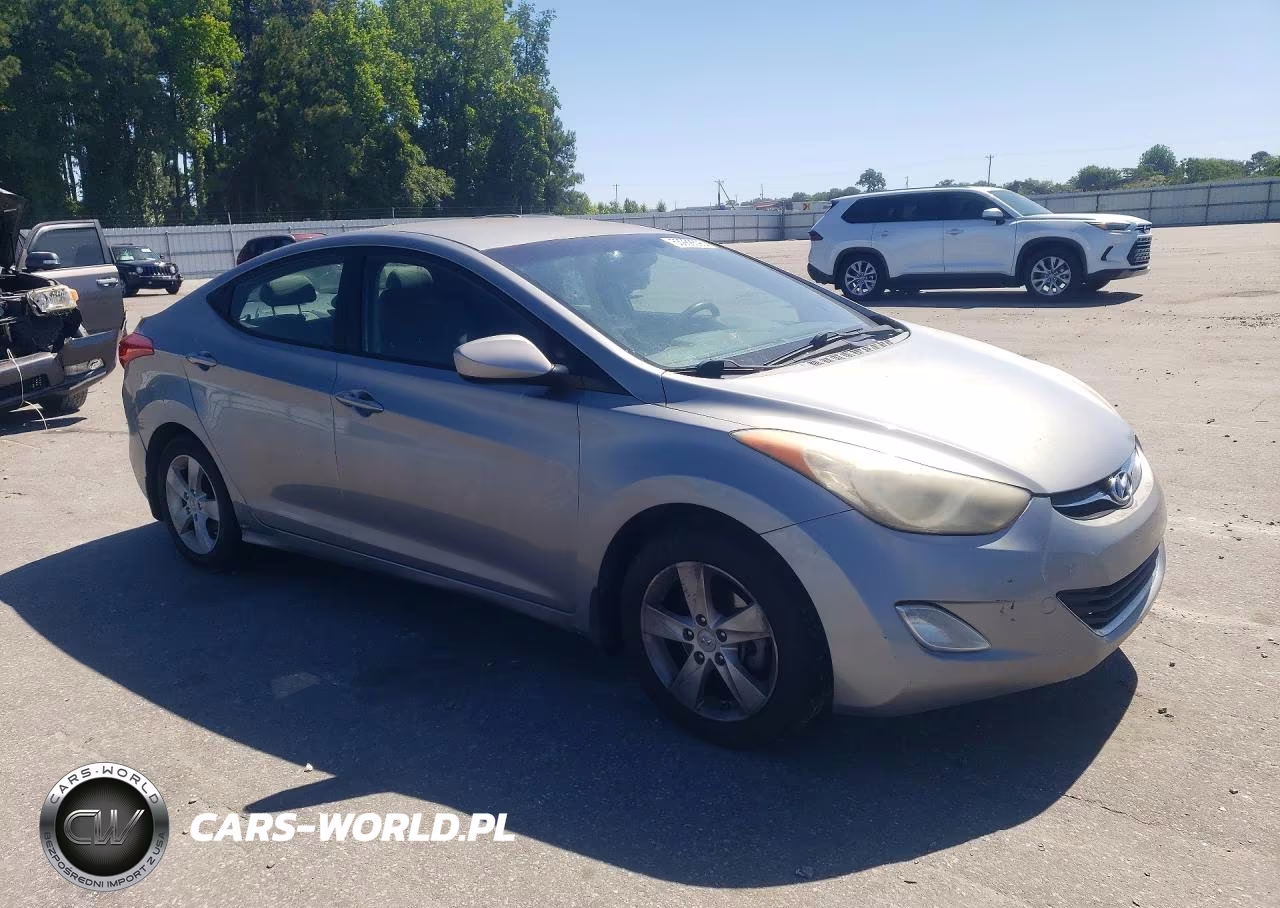 2013 Hyundai Elantra Gls VIN:KMHDH4AE7DU557316 - 4