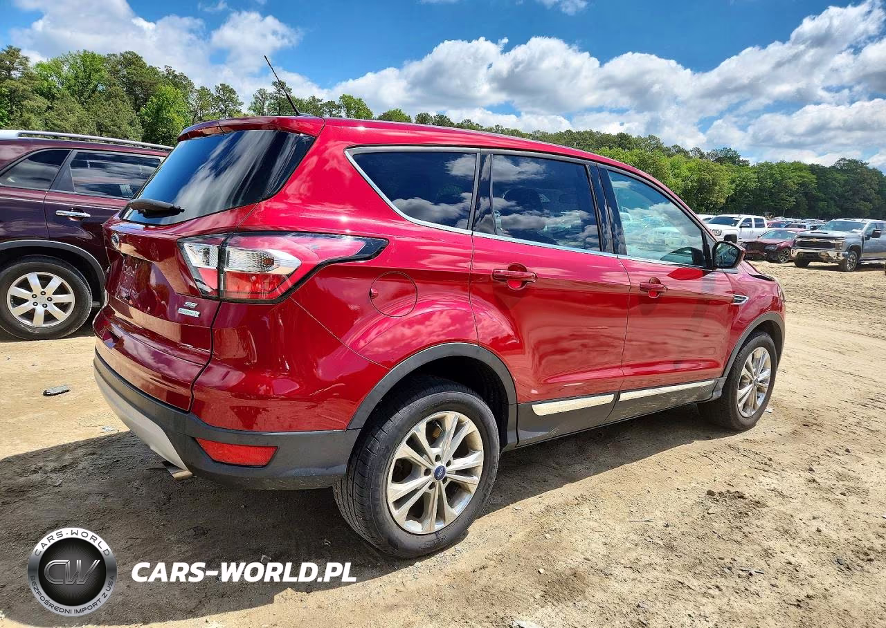 2017 Ford Escape Se VIN:1FMCU0GD7HUE62856 - 3