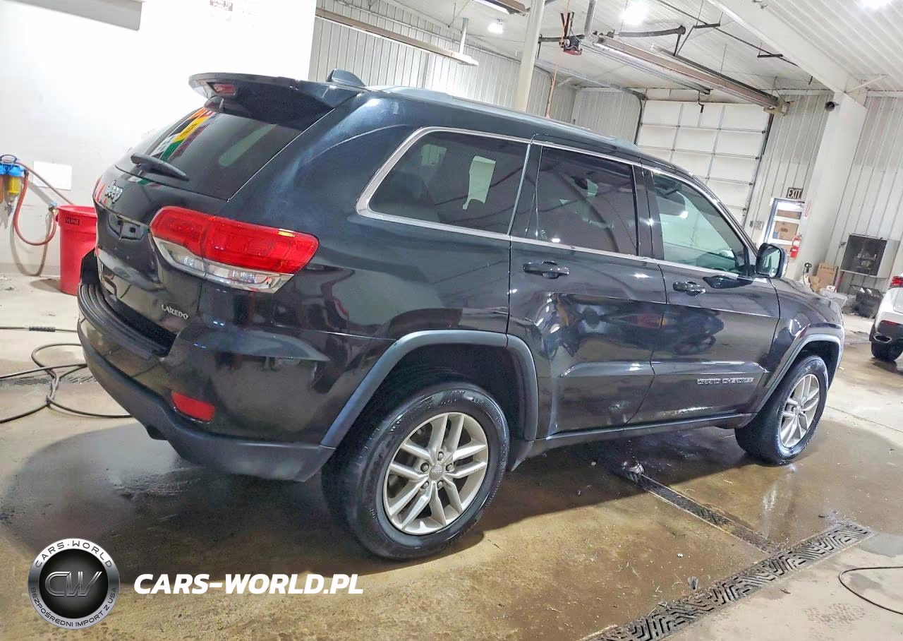 2018 Jeep Grand Cherokee Laredo VIN:1C4RJFAG5JC287130 - 3