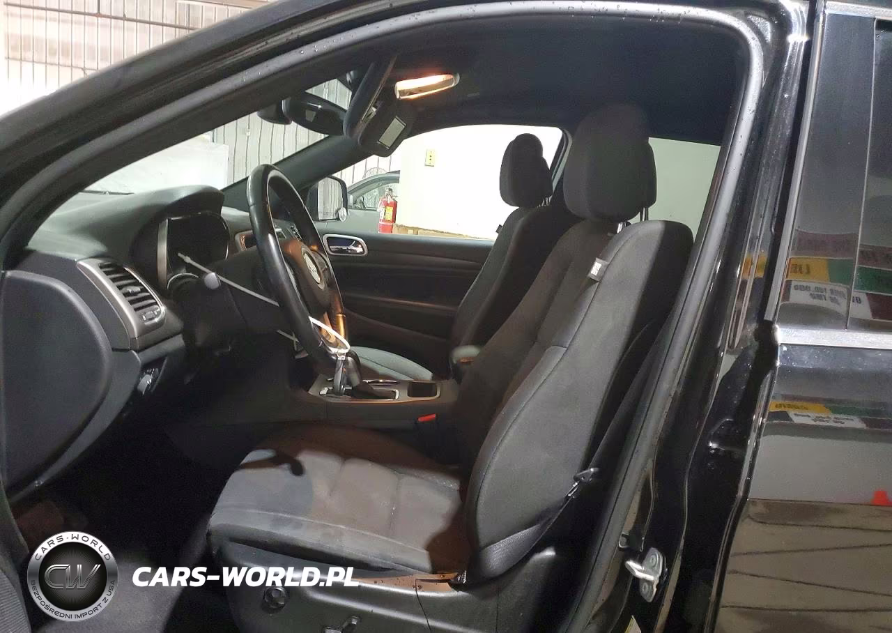 2018 Jeep Grand Cherokee Laredo VIN:1C4RJFAG5JC287130 - 7