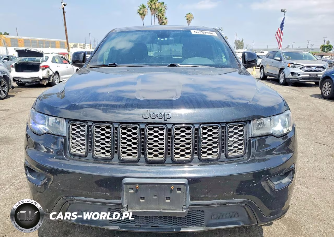 2017 Jeep Grand Cherokee Laredo VIN:1C4RJEAG8HC702199 - 5
