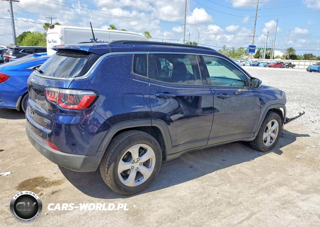 2018 Jeep Compass Latitude VIN:3C4NJCBB7JT293399 - 3