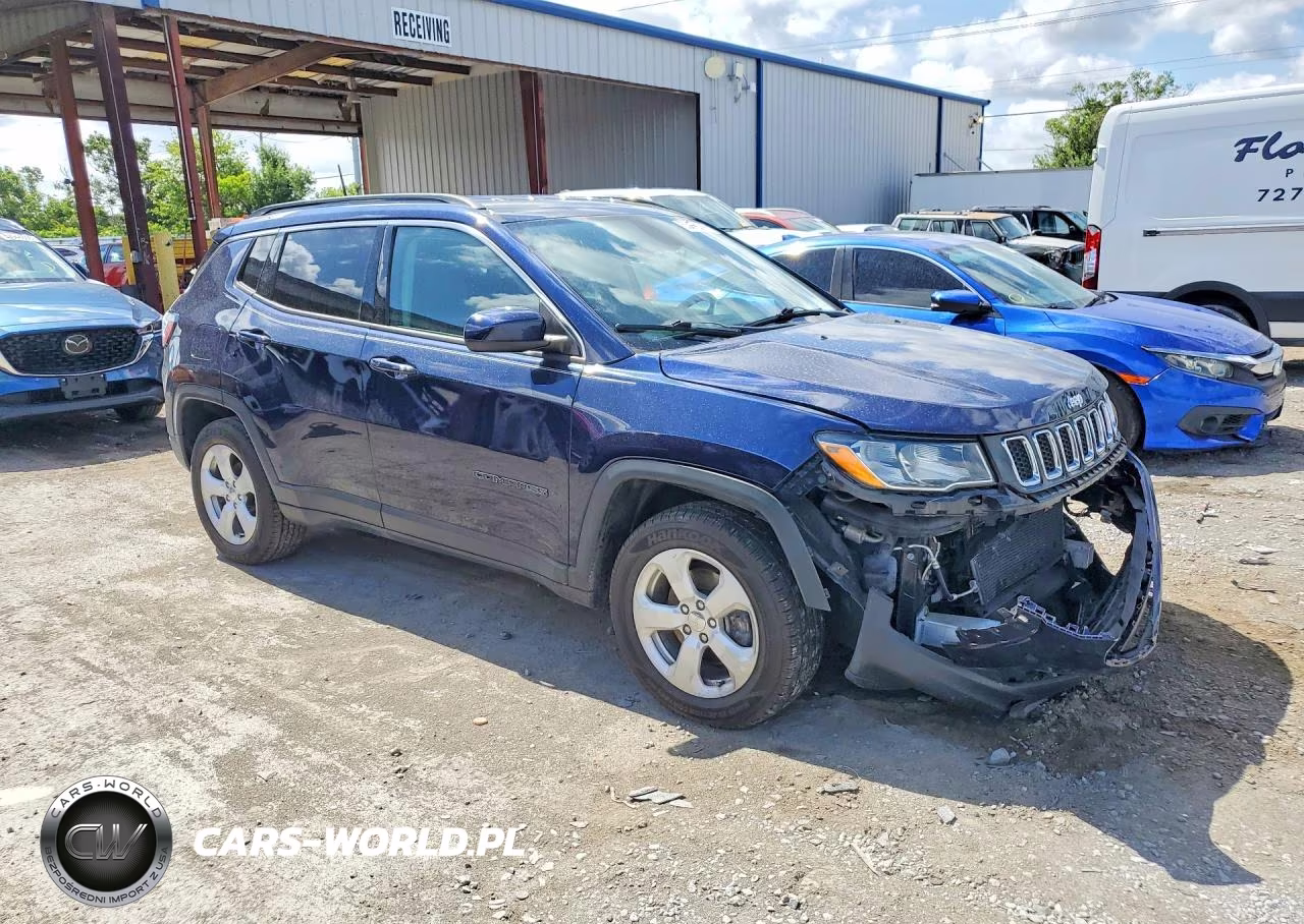 2018 Jeep Compass Latitude VIN:3C4NJCBB7JT293399 - 4