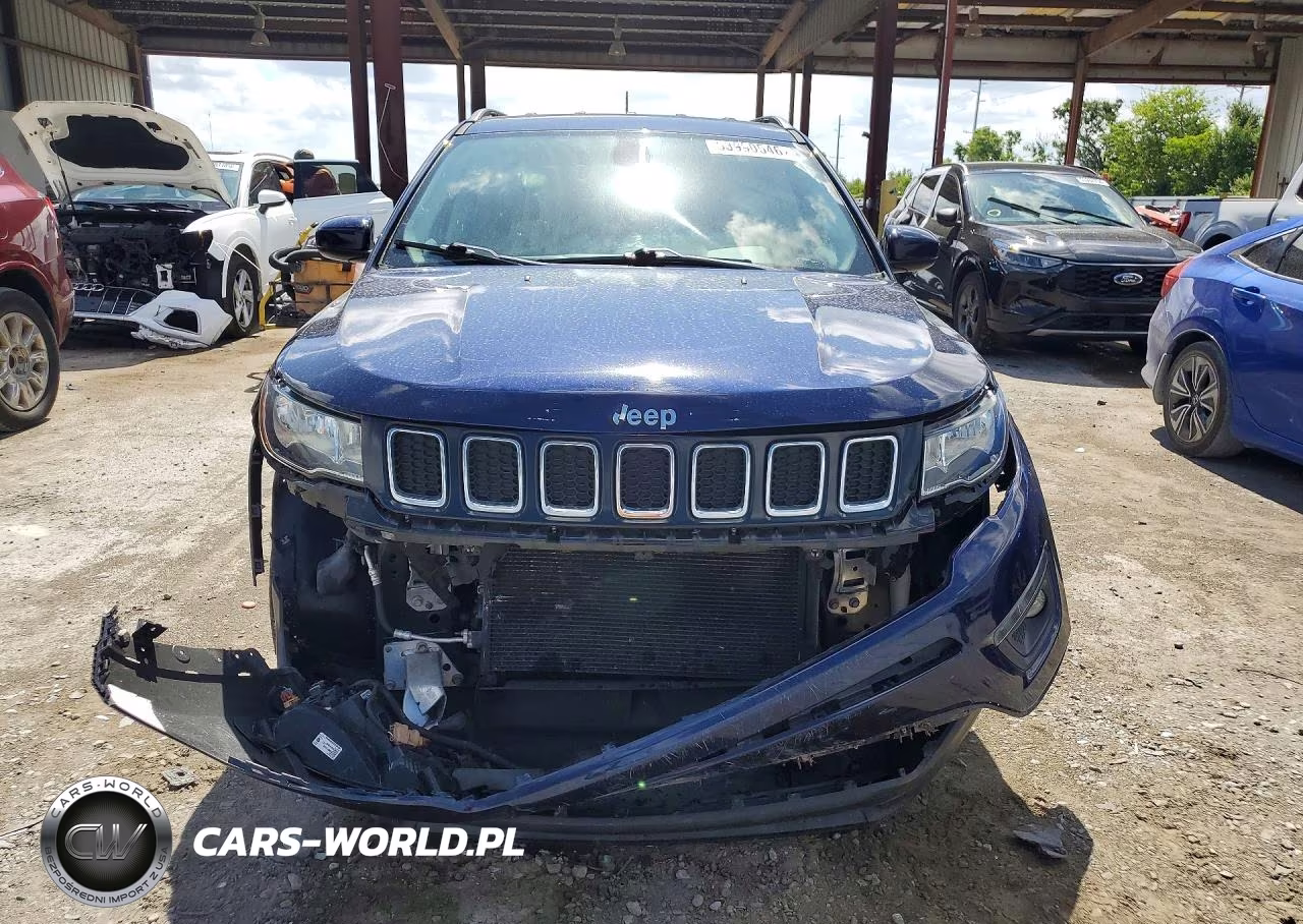 2018 Jeep Compass Latitude VIN:3C4NJCBB7JT293399 - 5