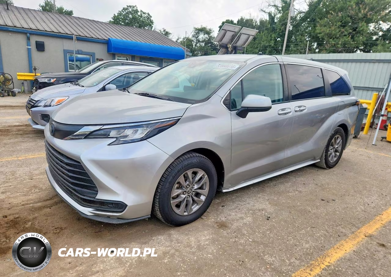 2022 Toyota Sienna Le
