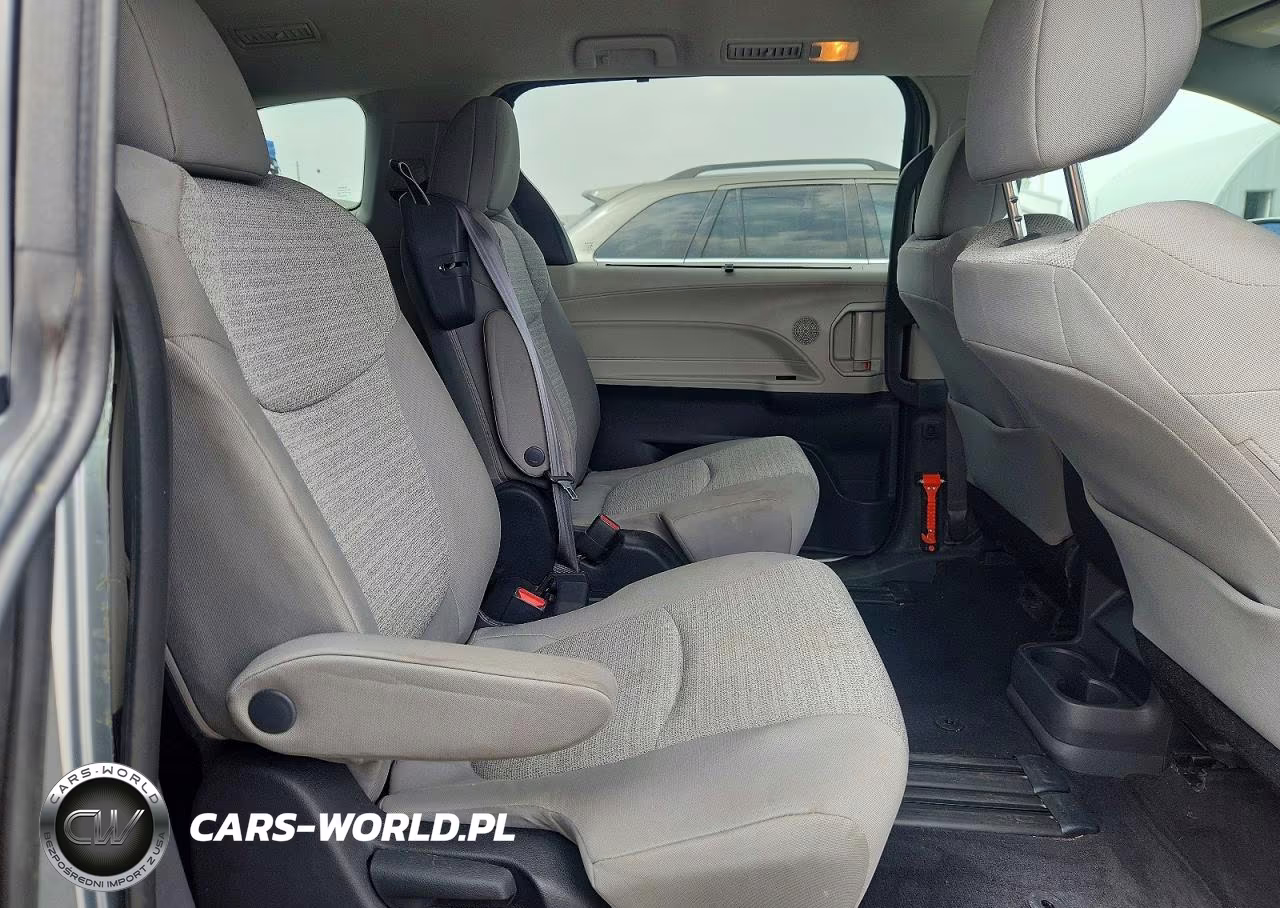 2022 Toyota Sienna Le VIN:5TDKSKFC3NS062416 - 11