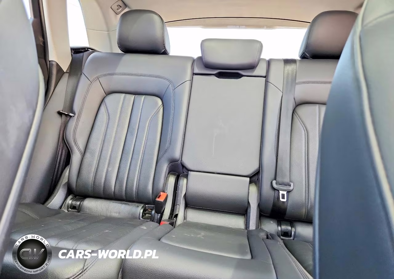 2018 Audi Q5 Premium Plus VIN:WA1BNAFY5J2010004 - 10