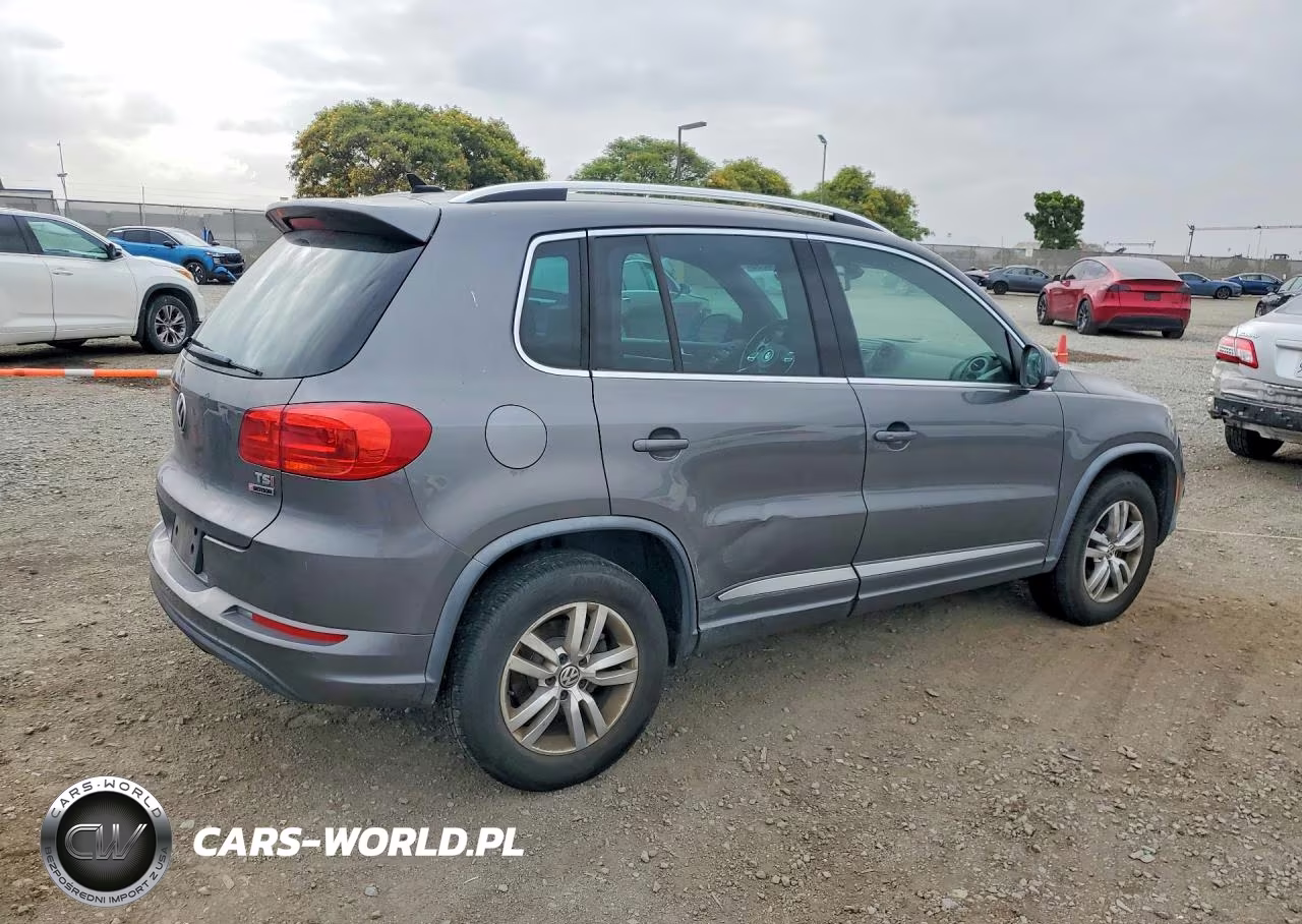 2016 Volkswagen Tiguan S VIN:WVGBV7AX5GW011982 - 3