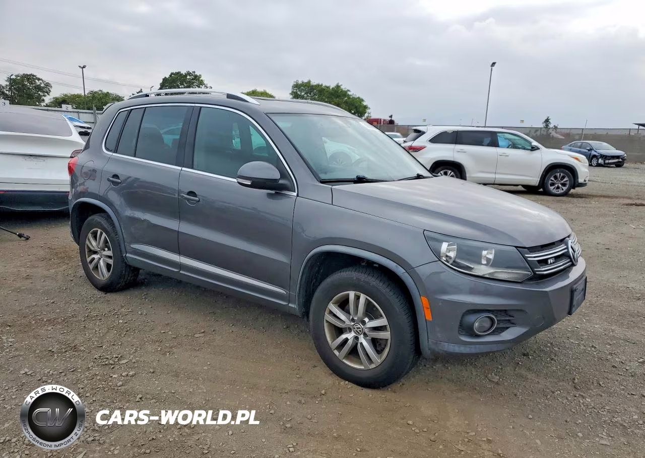 2016 Volkswagen Tiguan S VIN:WVGBV7AX5GW011982 - 4
