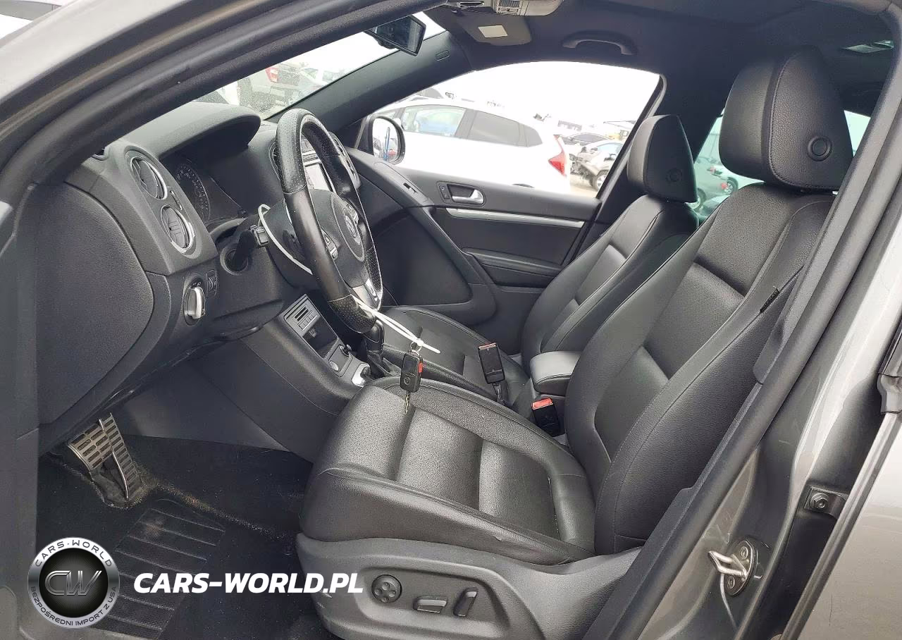 2016 Volkswagen Tiguan S VIN:WVGBV7AX5GW011982 - 7