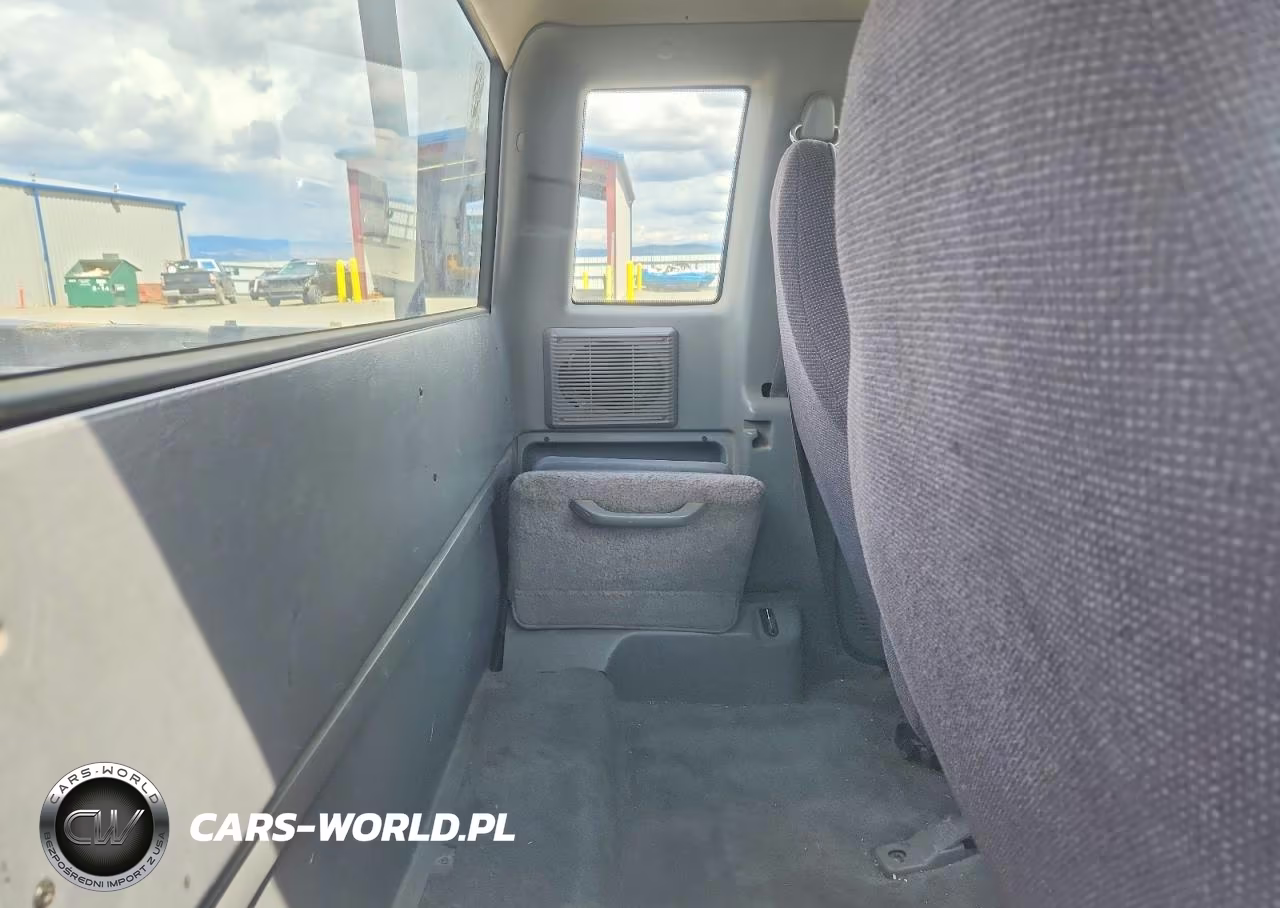 1994 Mazda B3000 Cab Plus VIN:4F4CR17U3RTM87182 - 10