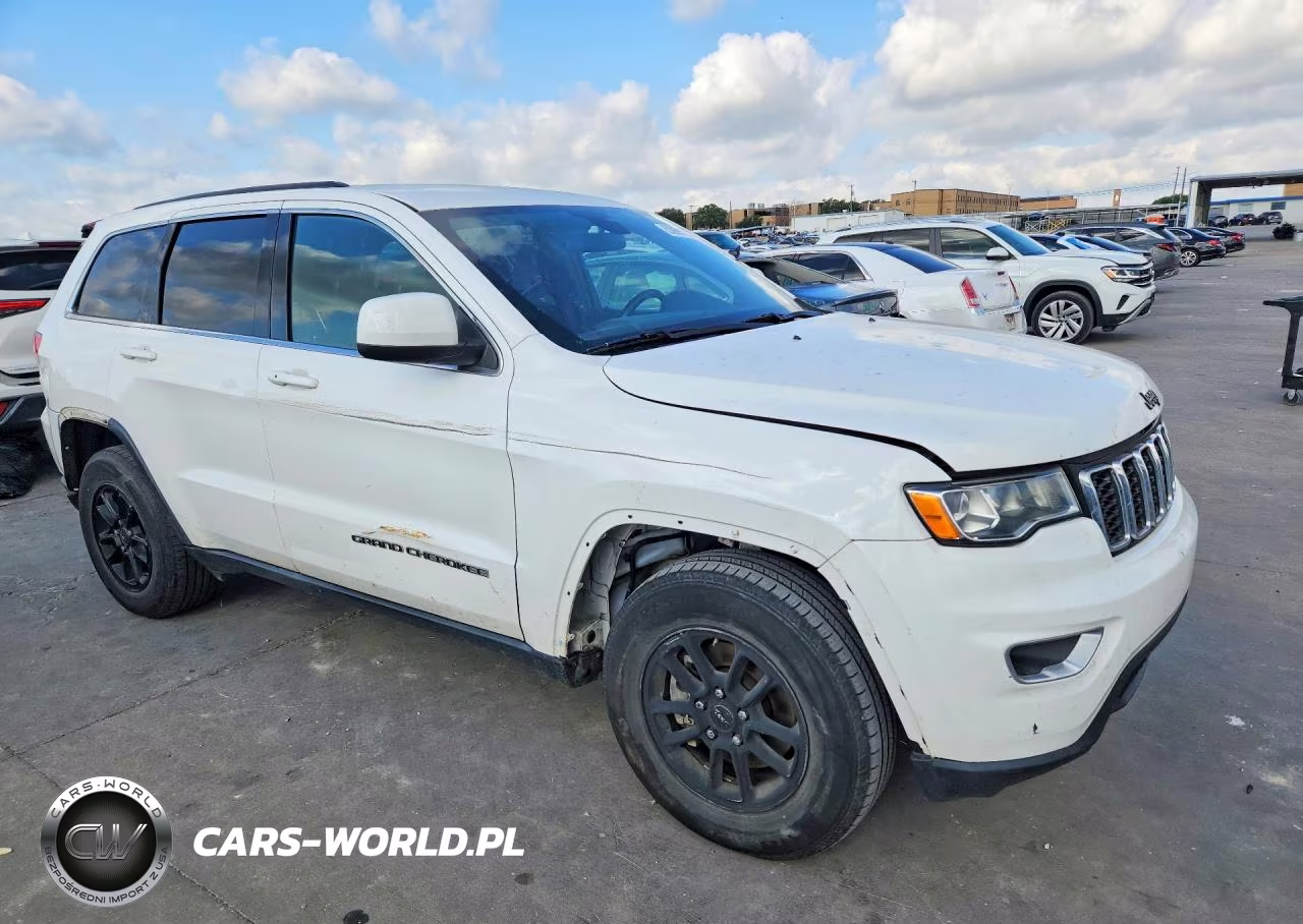 2018 Jeep Grand Cherokee Laredo VIN:1C4RJEAG2JC277651 - 4