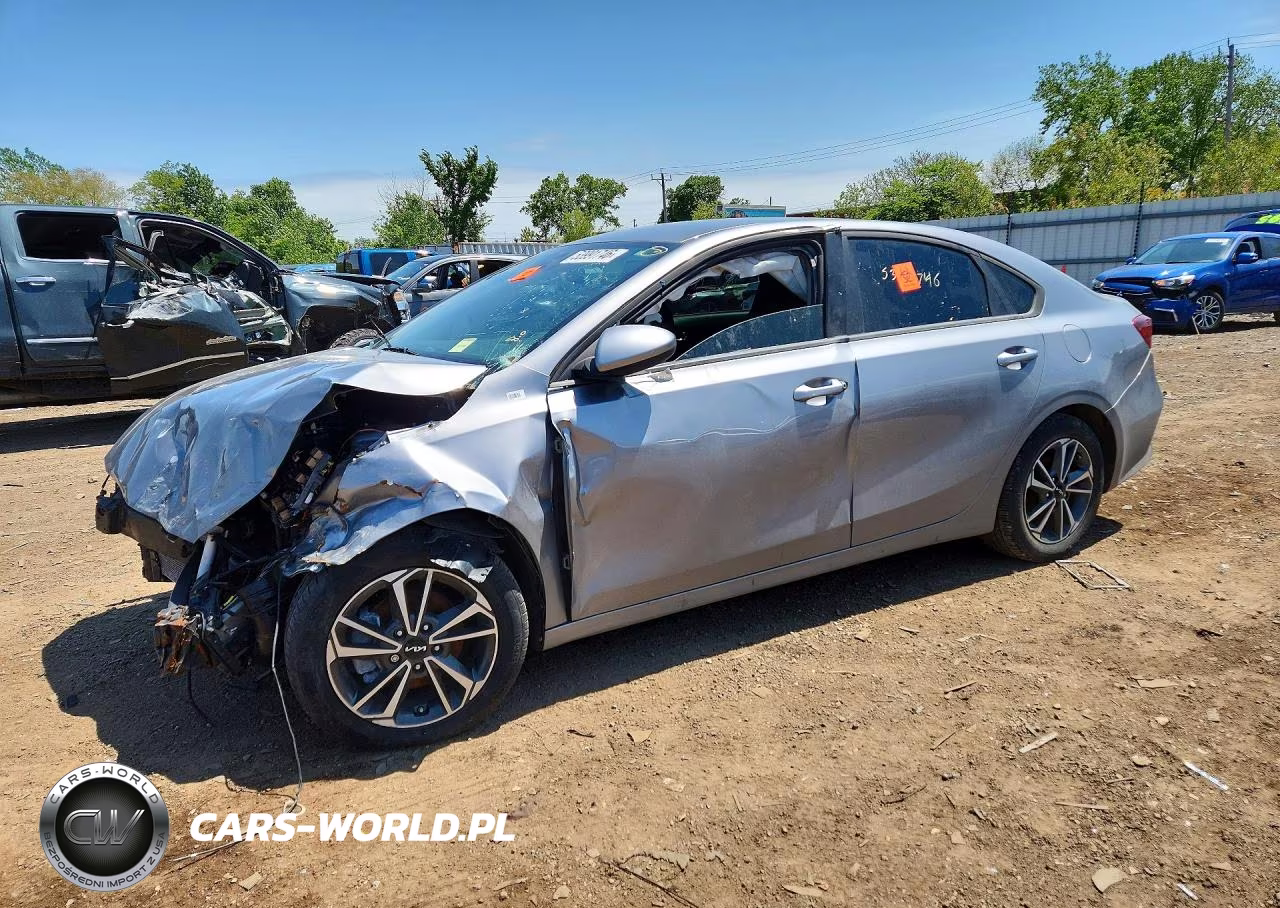 2024 Kia Forte Lxs – zdjęcie 1 z 12