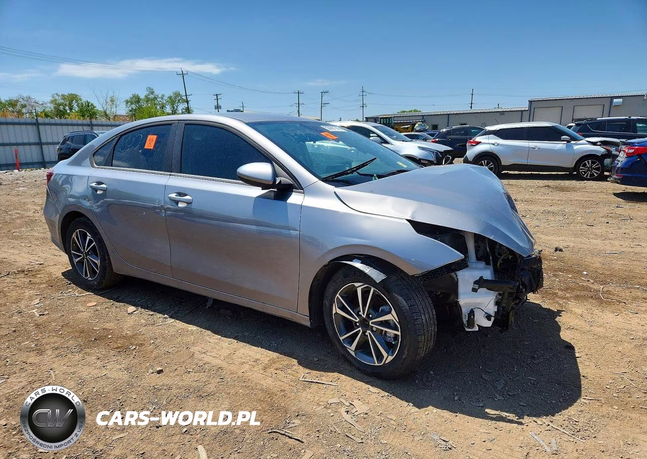 2024 Kia Forte Lxs VIN:3KPF24AD6RE776635 - 4