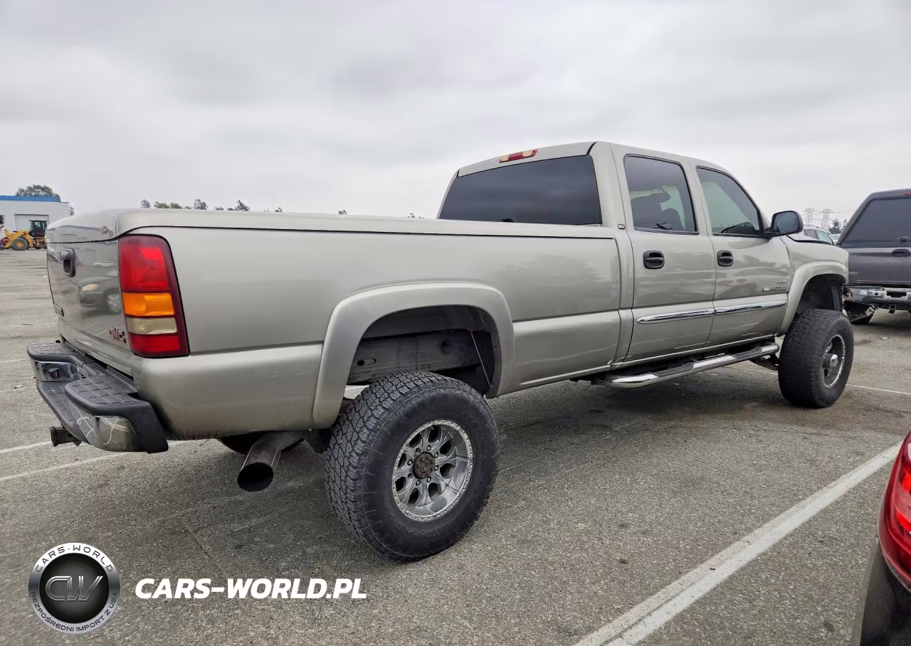 2003 GMC Sierra C2500 Heavy Duty VIN:1GTHC23173F155799 - 3