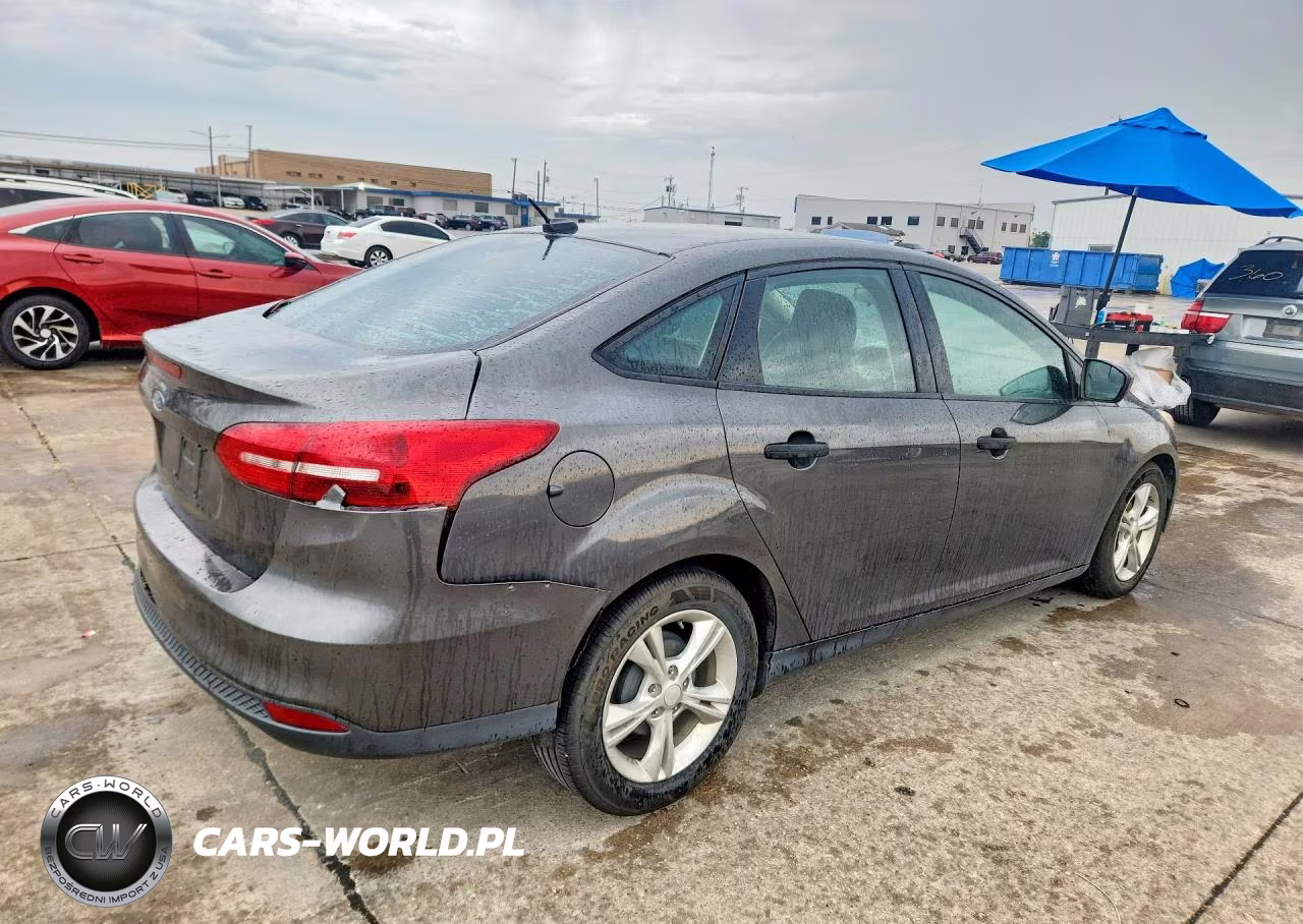 2017 Ford Focus S VIN:1FADP3E21HL230087 - 3