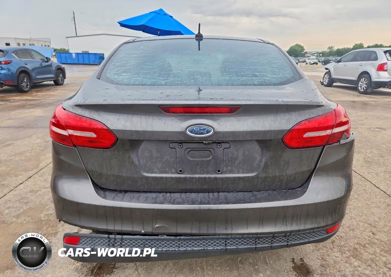 2017 Ford Focus S VIN:1FADP3E21HL230087 - 6