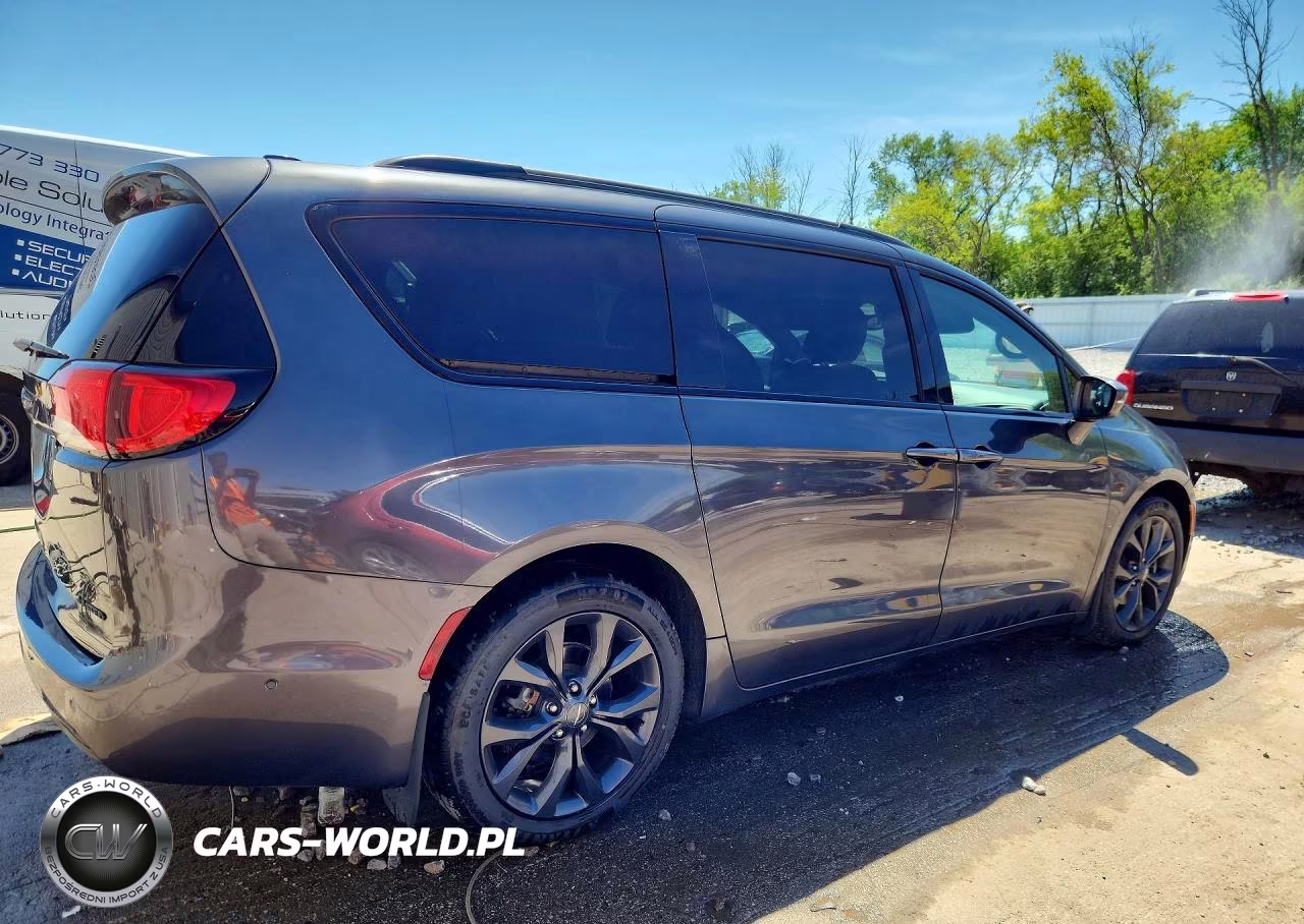 2020 Chrysler Pacifica Limited VIN:2C4RC1GG6LR122332 - 3