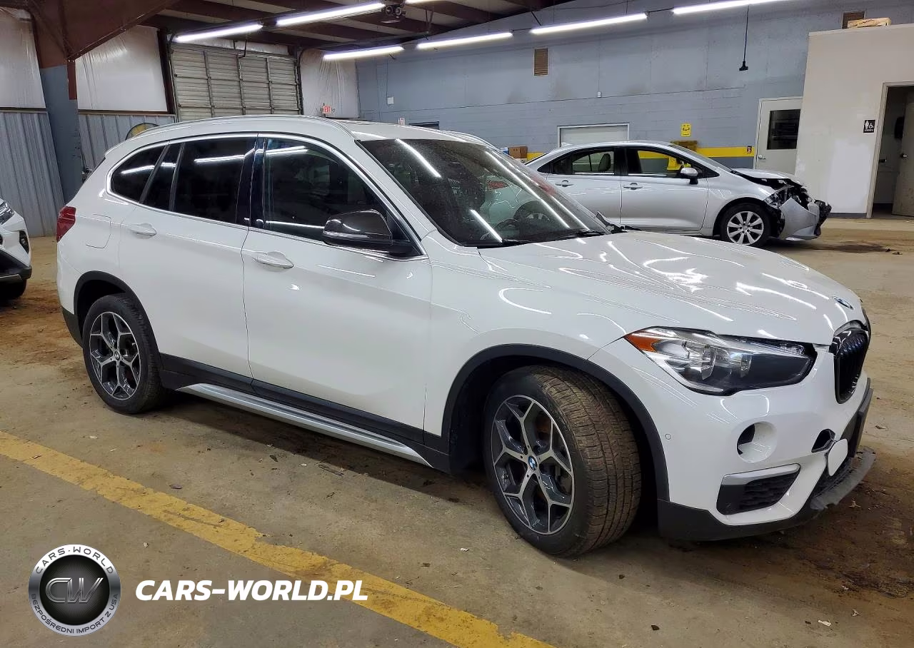 2018 BMW X1 xDrive28I VIN:WBXHT3C36J5L30928 - 4