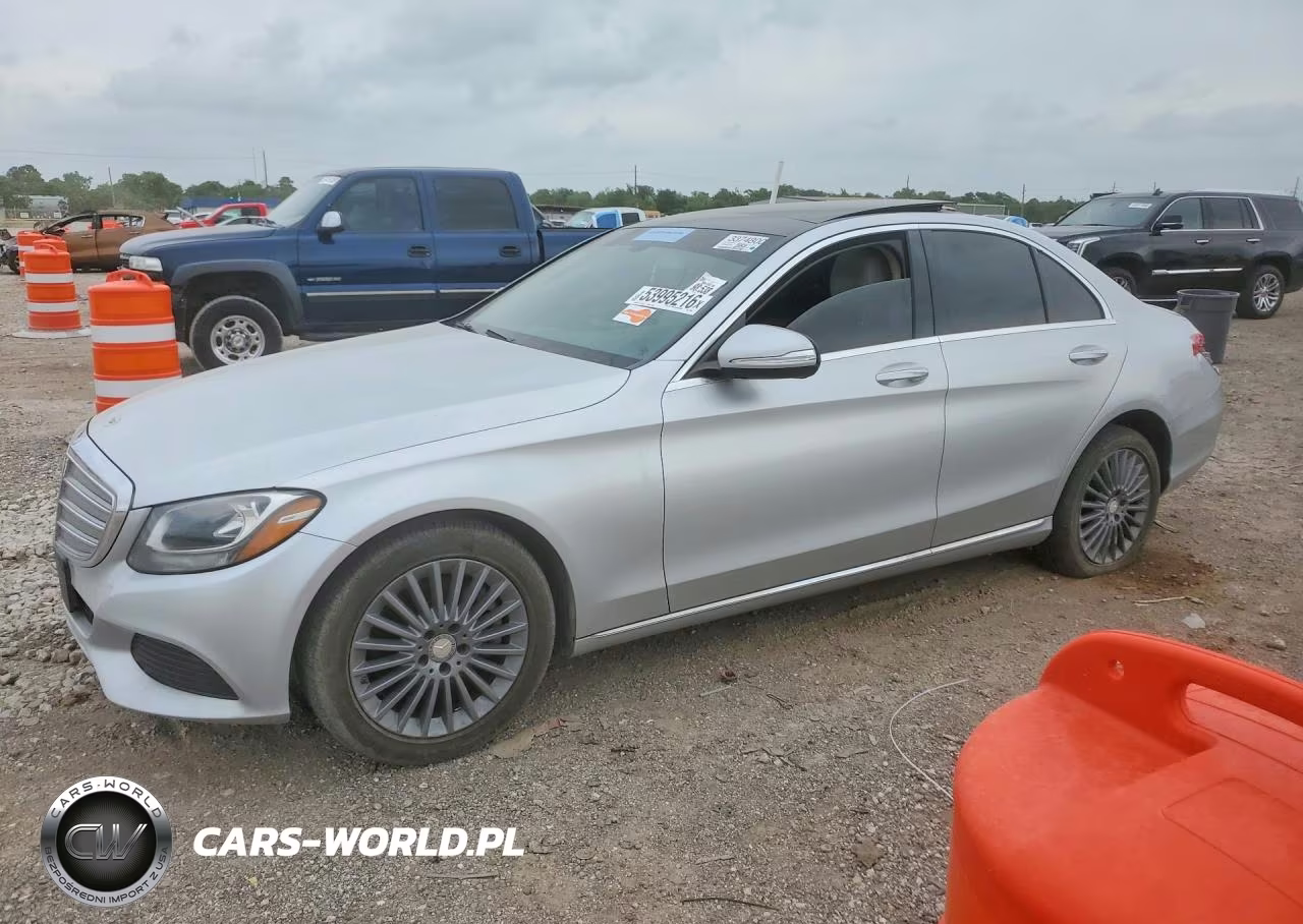 2015 Mercedes-Benz C 300 – zdjęcie 1 z 13