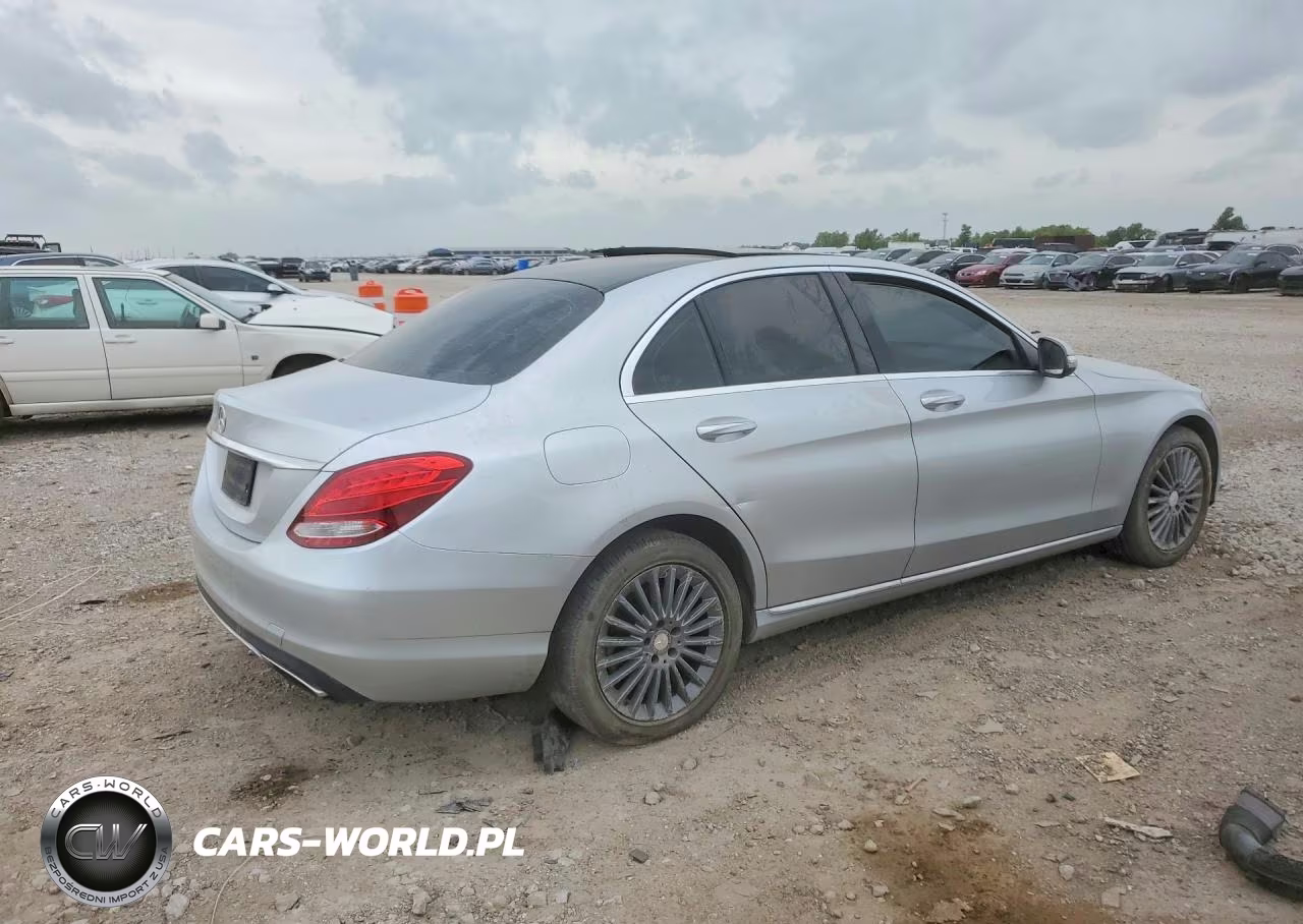 2015 Mercedes-Benz C 300 VIN:55SWF4JB2FU043019 - 3