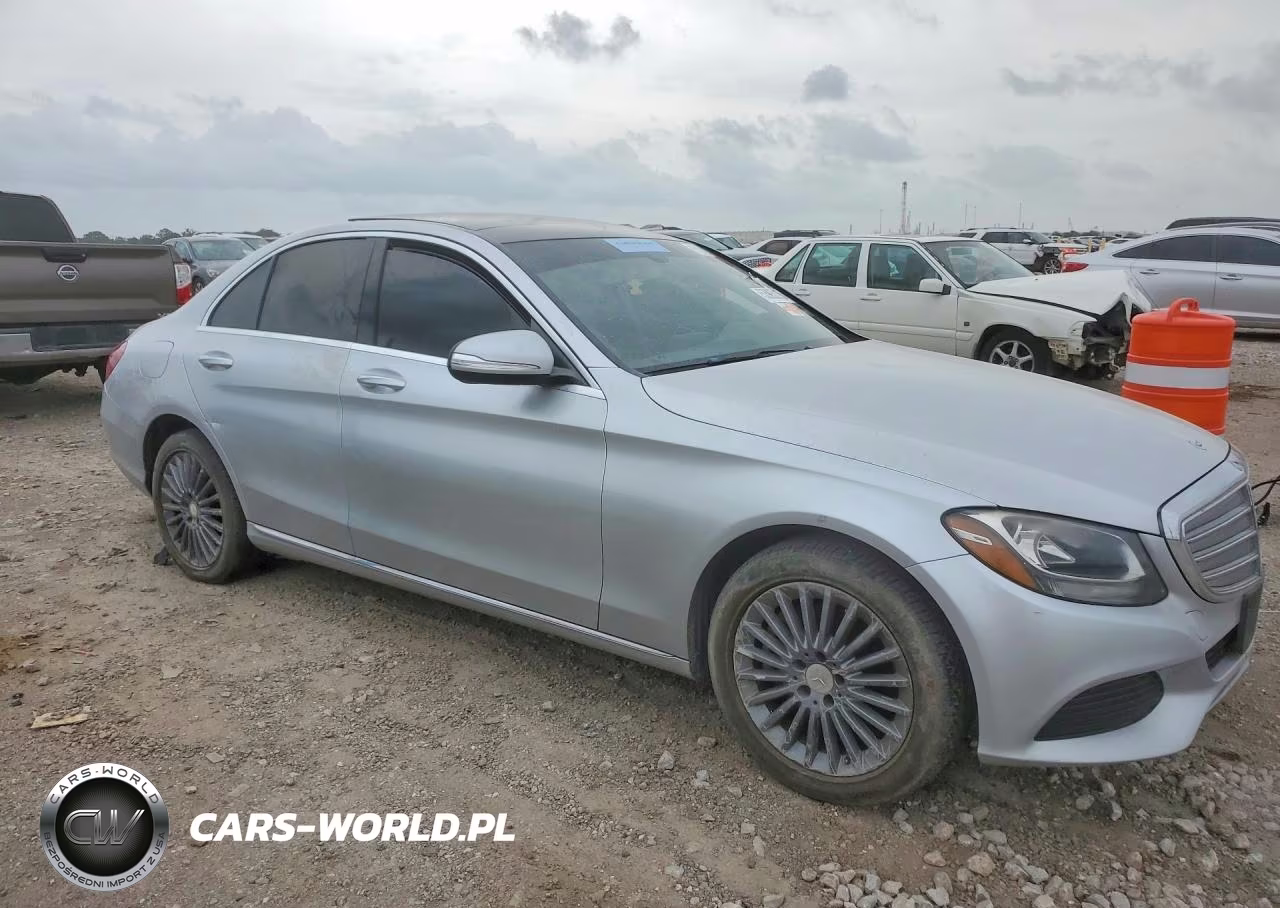2015 Mercedes-Benz C 300 VIN:55SWF4JB2FU043019 - 4