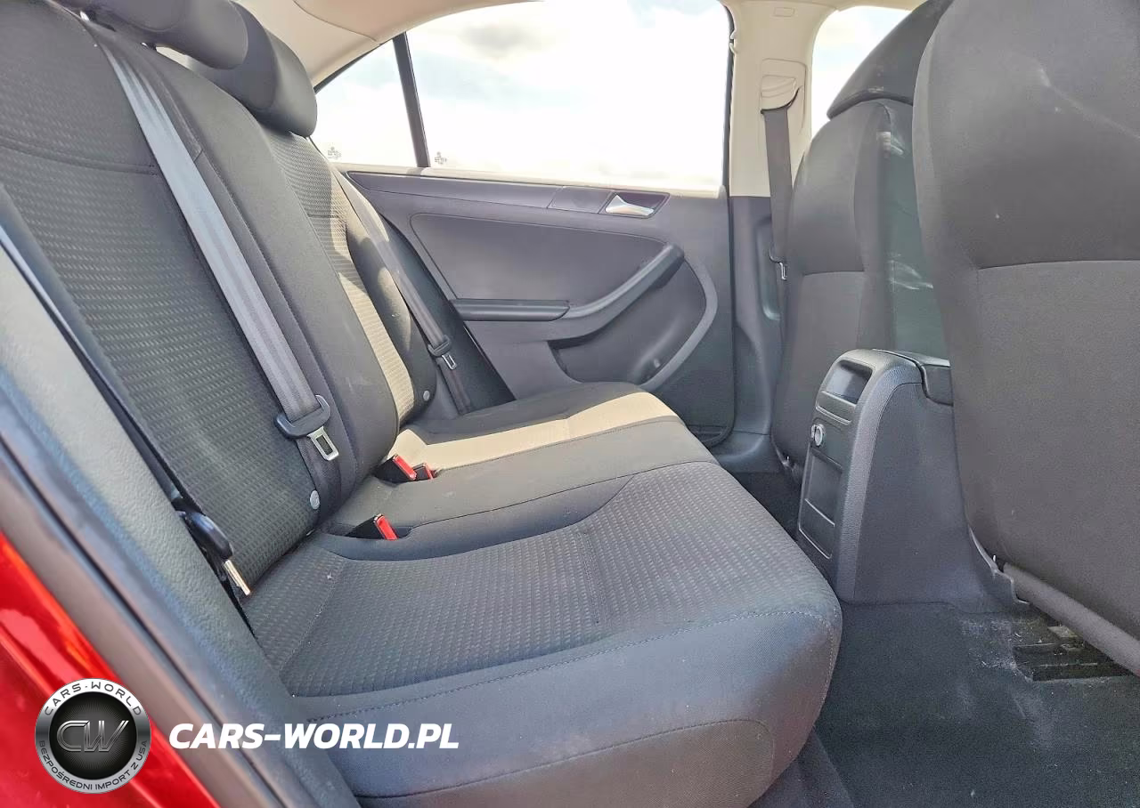 2016 Volkswagen Jetta VIN:3VW267AJ2GM284114 - 10