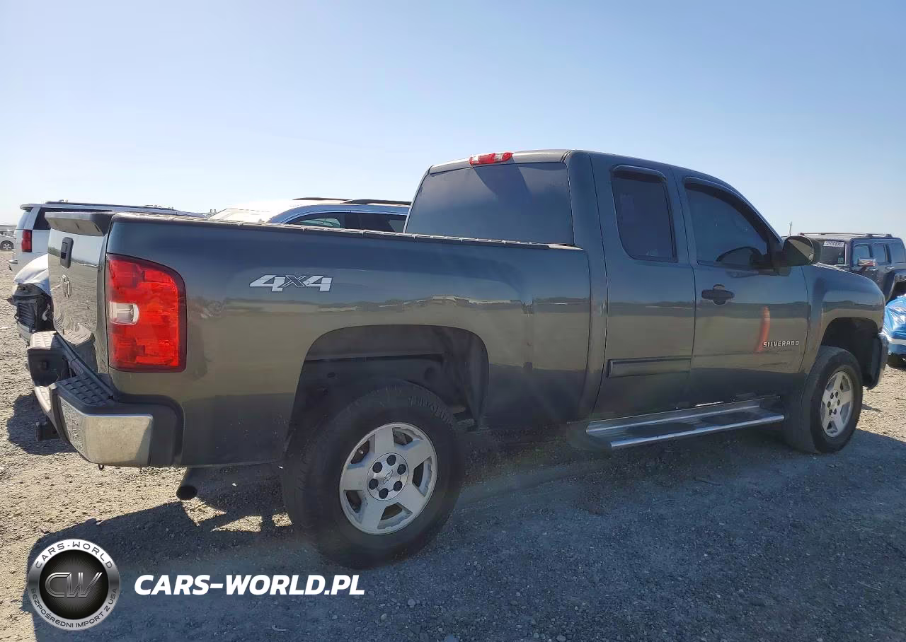 2011 Chevrolet Silverado K1500 Ls VIN:1GCRKREA0BZ330419 - 3